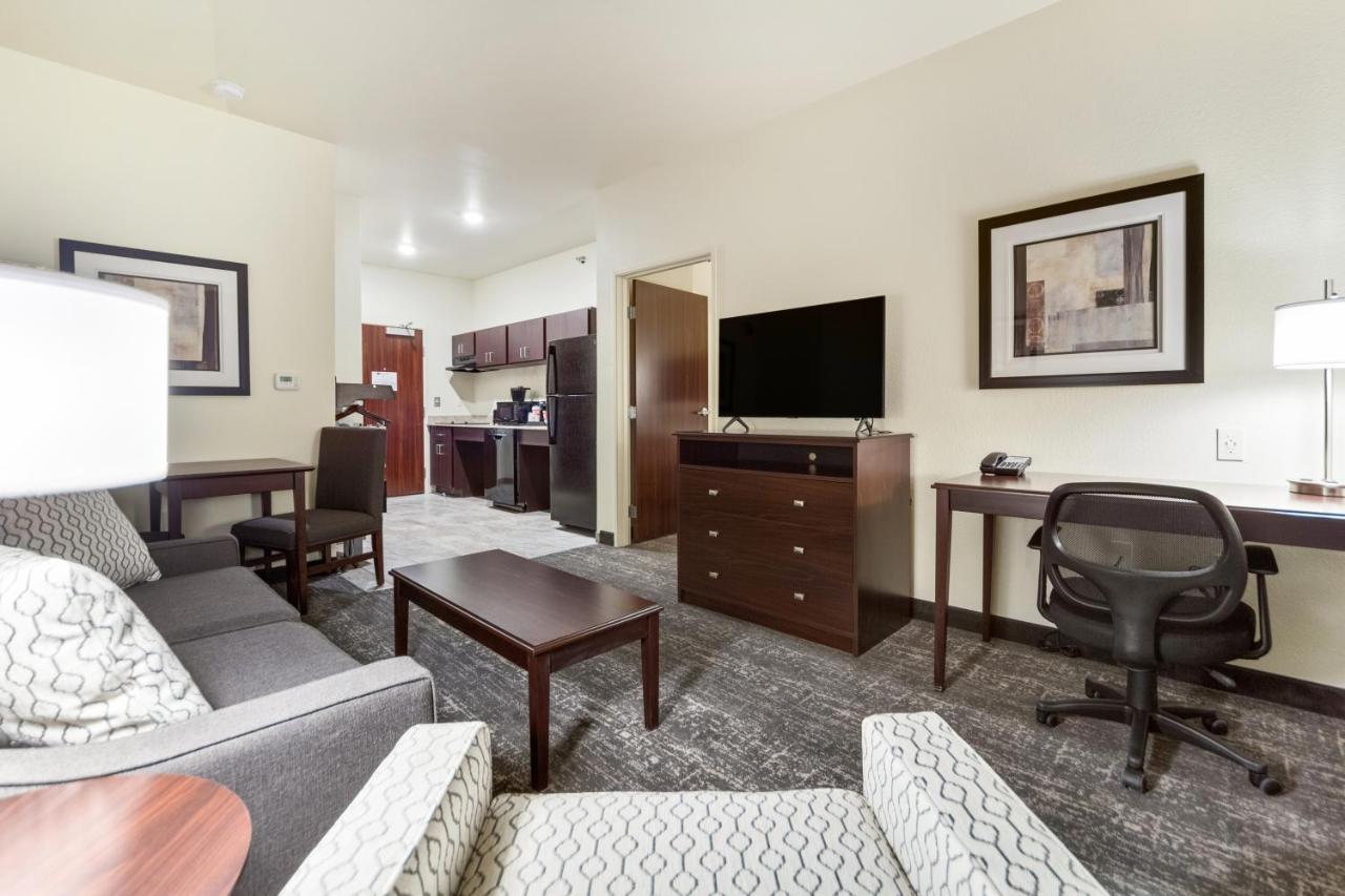 Cobblestone Hotel & Suites - Cozad Dış mekan fotoğraf