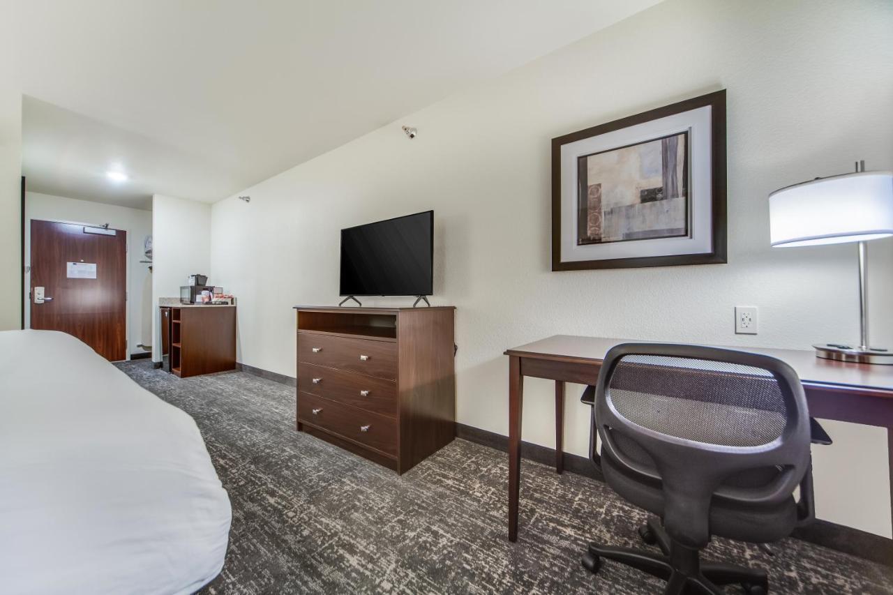 Cobblestone Hotel & Suites - Cozad Dış mekan fotoğraf