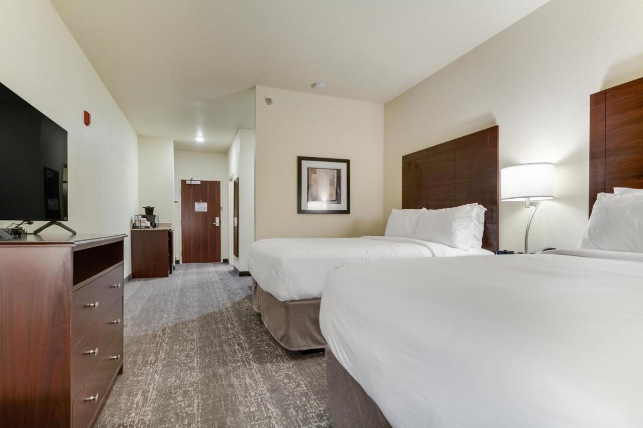 Cobblestone Hotel & Suites - Cozad Dış mekan fotoğraf